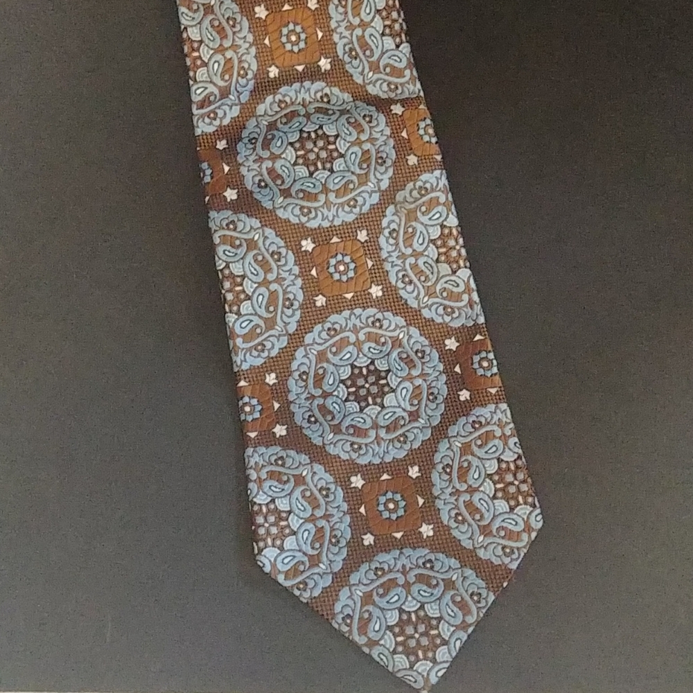 Vintage Oleg Cassini tie